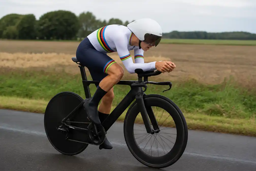 Ryan Gal (21) pakt wereldtitel tijdrijden bij beloften na ploegwissel