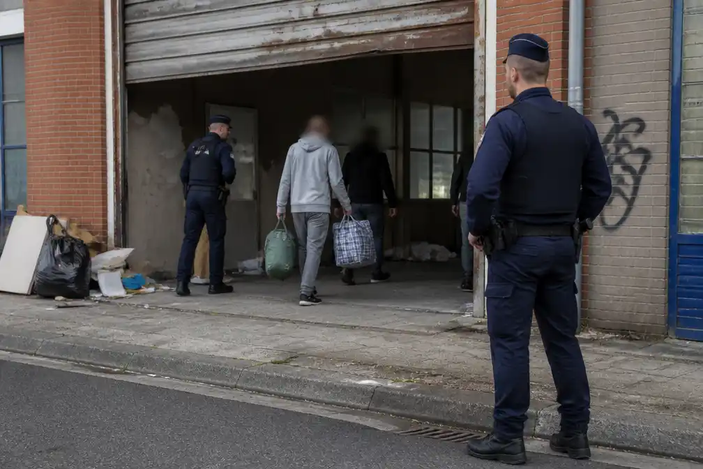Drie krakers uitgezet uit voormalige garage in Sint-Truiden