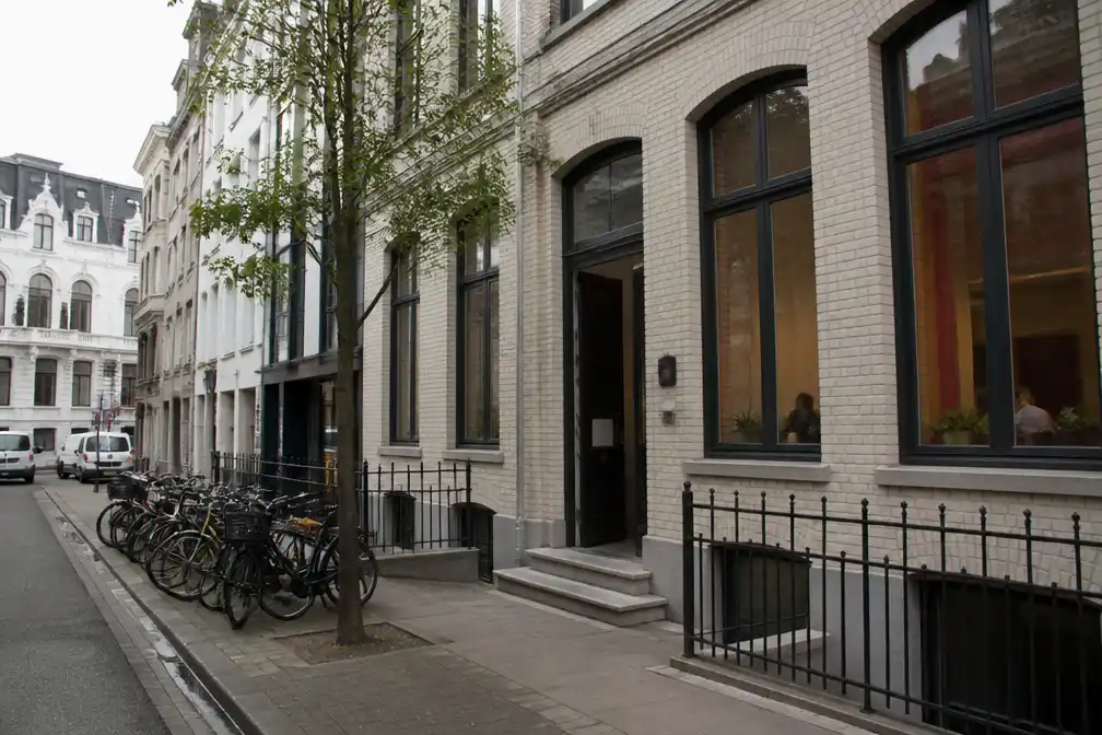 Driejarig kind in levensgevaar nadat het stikt in boterham op Antwerpse school