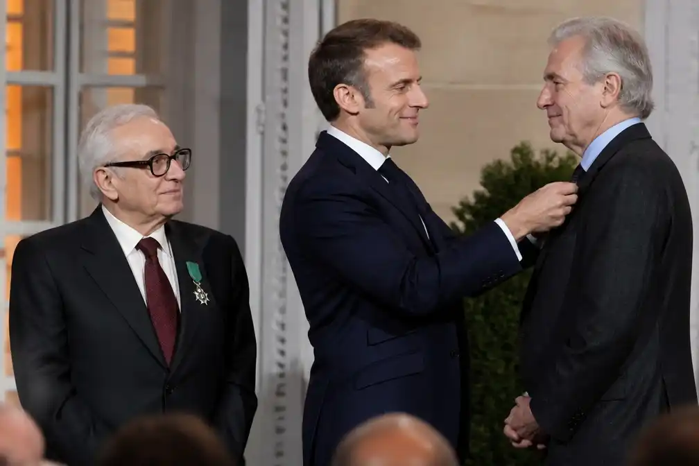 Scorsese en De Niro ontvangen Franse onderscheiding van Macron in New York