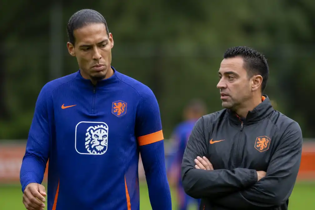 Chagrijn Van Dijk overschaduwt frisse start van bondscoach Xavi bij Oranje