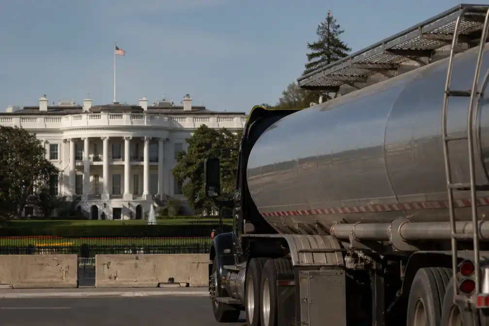 Witte Huis bereidt tijdelijk diesel-exportverbod voor om Amerikaanse prijzen te drukken