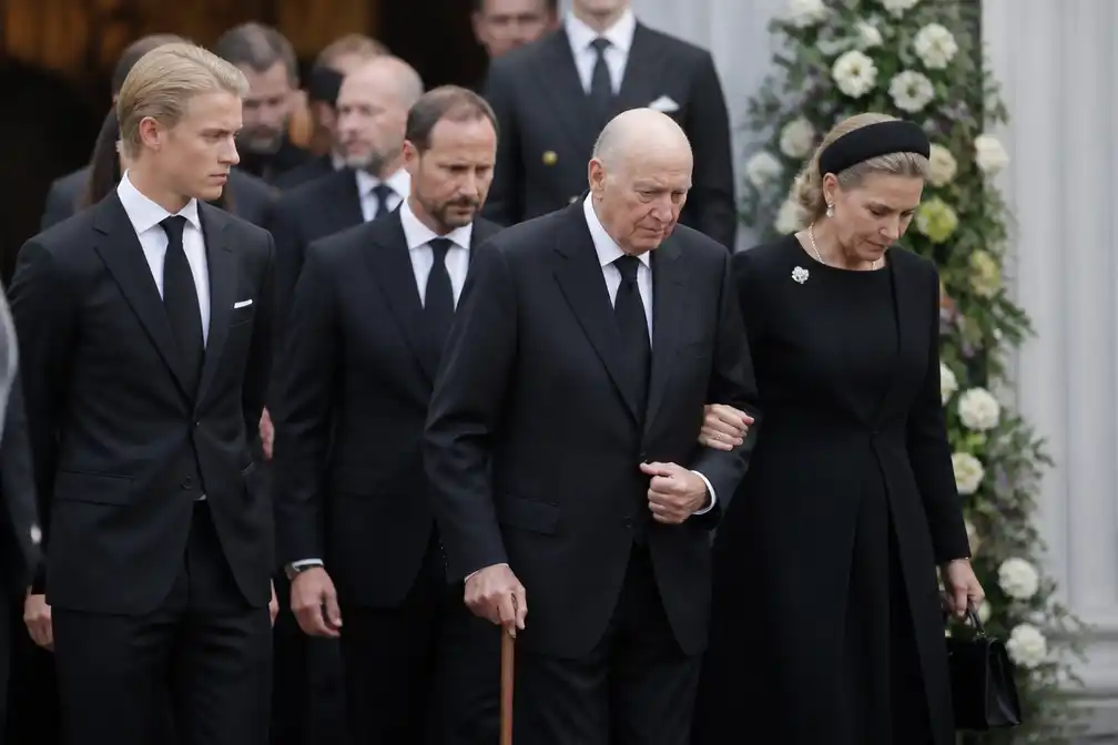 Noorwegen neemt afscheid van prinses Astrid, Marius Borg Høiby ontbreekt