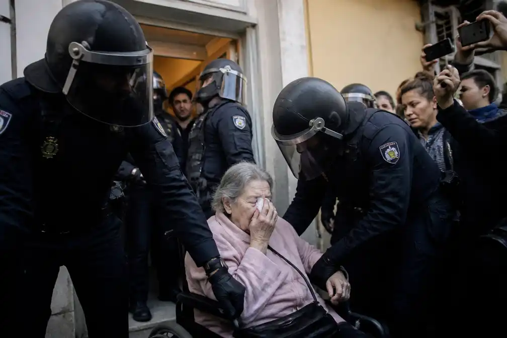 Maricarmen Abascal (87) na 71 jaar met geweld uit Madridse woning gezet