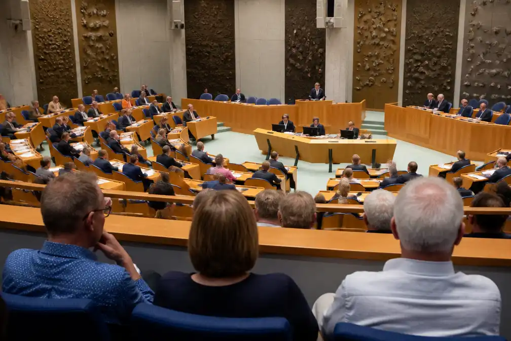 Tweede Kamer debatteert over toekomst Moerdijk, besluit over voortbestaan opnieuw uitgesteld