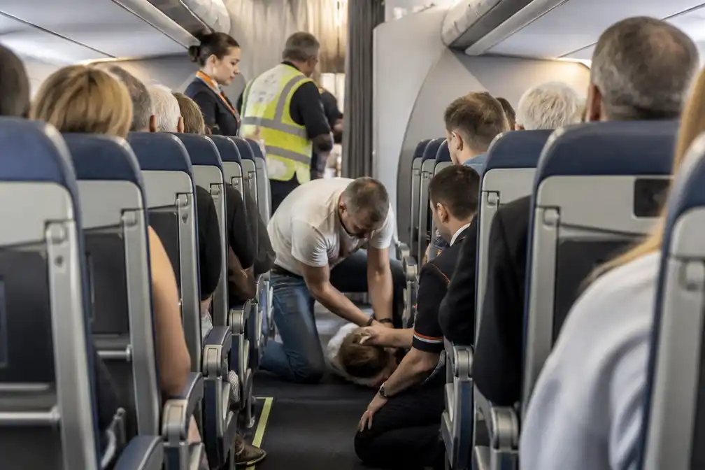 Brandweerman Dimitri De Vriese reanimeert vrouw op vlucht Brussel-Kreta