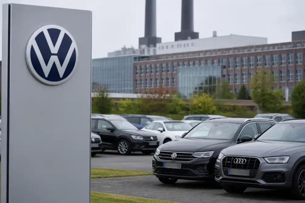 Volkswagen roept 2,8 miljoen Volkswagen- en Audi-auto's terug om stuurprobleem