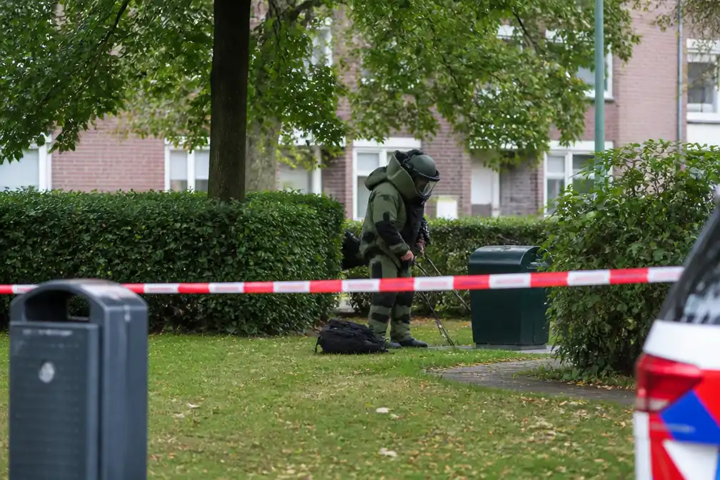 Politie zet parkje aan Kortonjolaan in Eindhoven af na vondst explosief