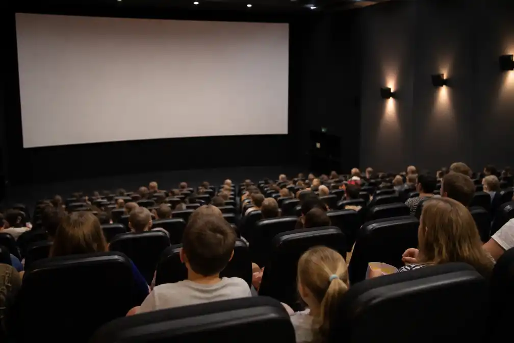 Pathé programmeert tientallen extra voorstellingen vanwege hitte