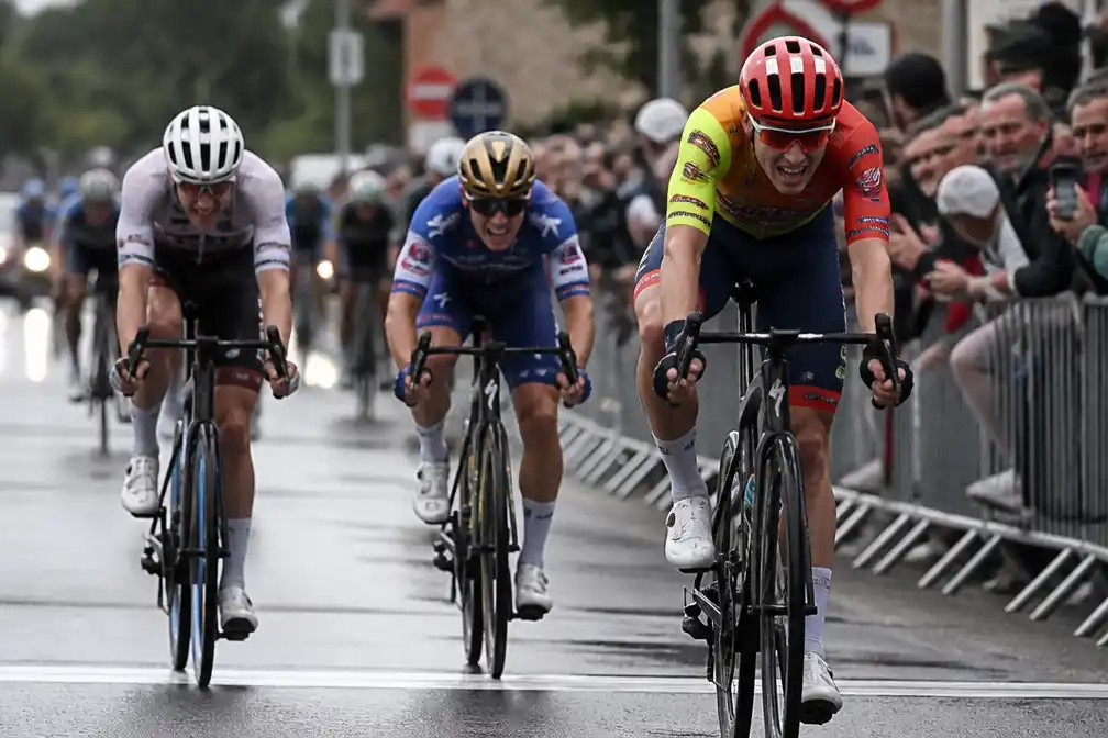 Taminiaux wint Zwevezele Koers en volgt zichzelf op na tweede zege in drie dagen