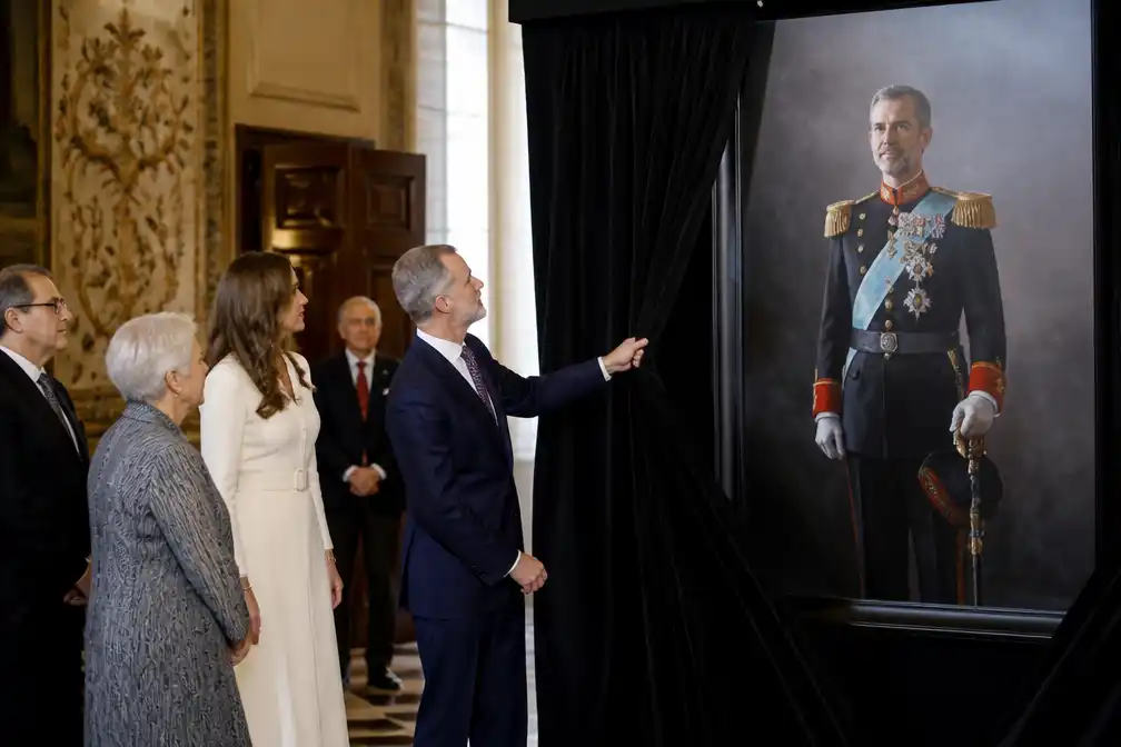 Deense koning Frederik onthult eerste portret als koning op kasteel Frederiksborg