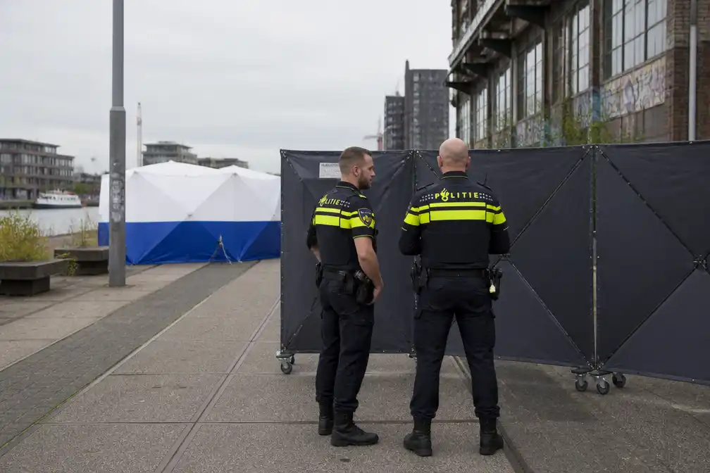 Politie zwijgt over verdachte dodelijke schietpartij NDSM-kade Amsterdam