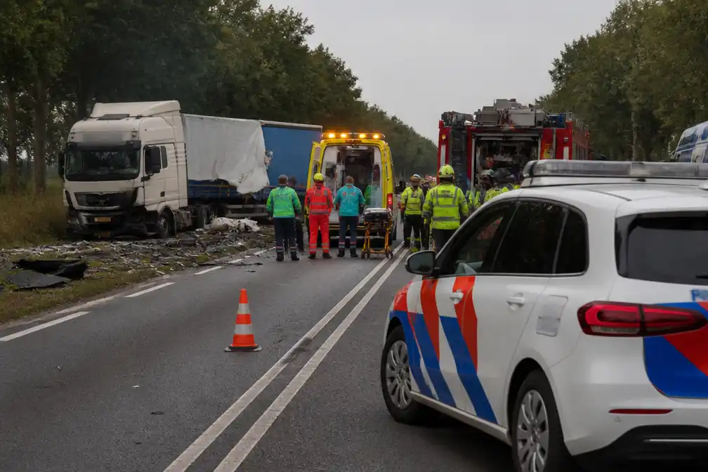 Meerdere personen ernstig gewond bij ongeluk op N48 bij Balkbrug