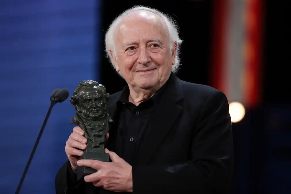 Spaanse regisseur Gonzalo Suárez (92) overleden in Madrid