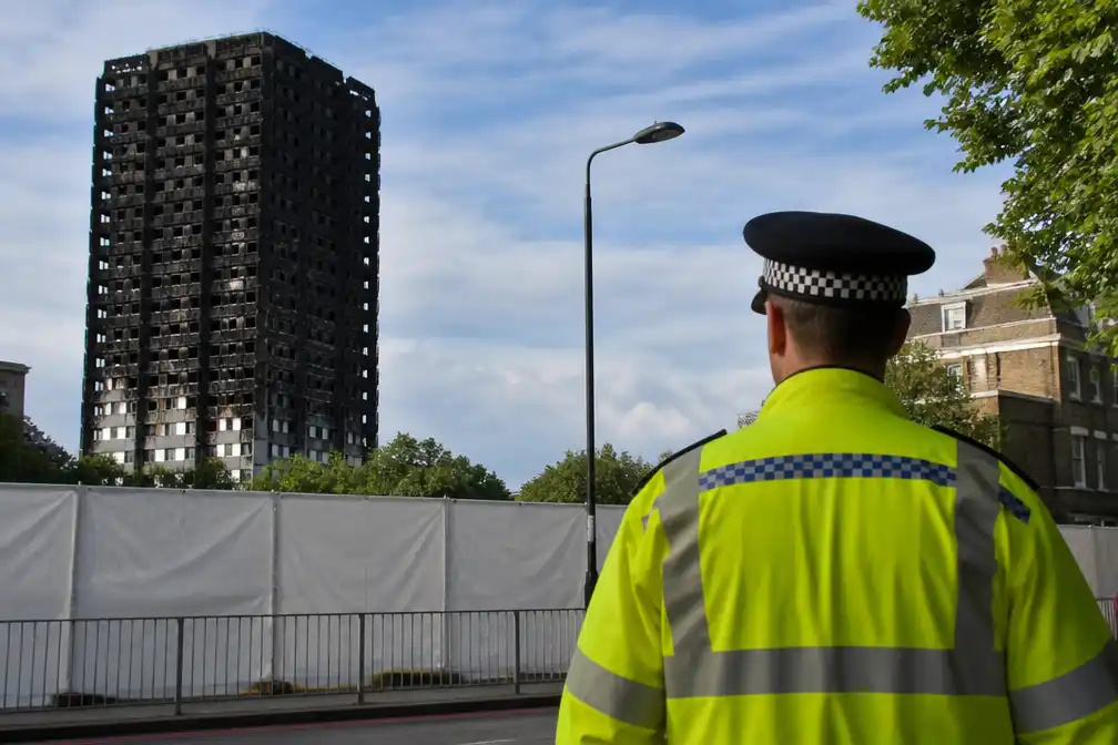 Met geeft Grenfell-dossier over 20 bedrijven en 54 personen aan CPS