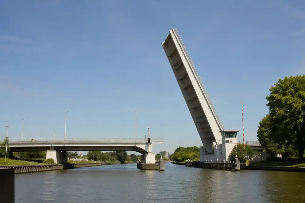 Budabrug in Kortrijk blijft dicht bij temperaturen boven 30°C