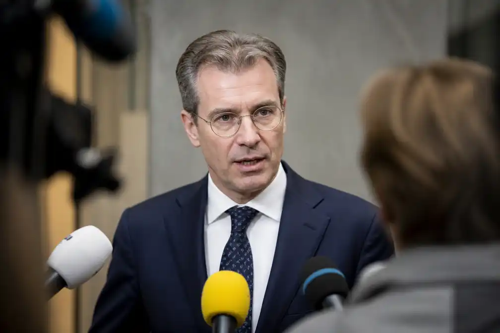Heinen verwacht grotere besparing door sociaal akkoord van werkgevers en werknemers