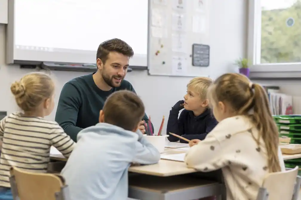 Een op de vijf nieuwe basisschoolleraren is man, imago van het vak kantelt