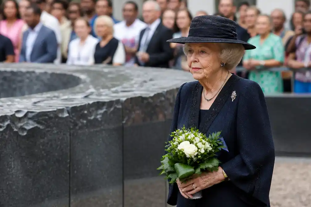 Beatrix wilde slavernijmonument alleen wijden aan het einde van de slavernij