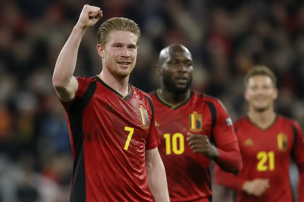 De Bruyne scoort twee keer, België klopt Turkije met 3-0 op Sclessin
