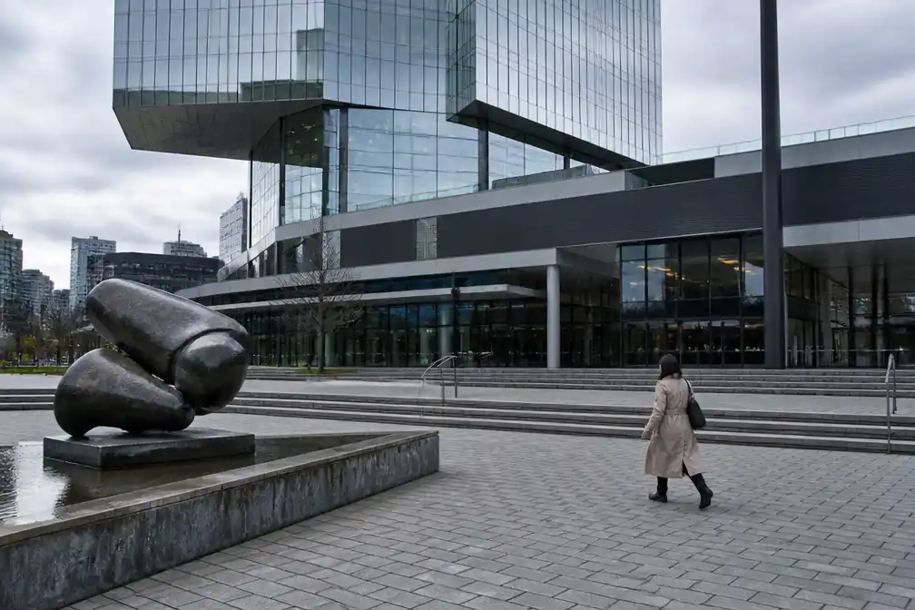 Rotterdamse horecazaak moet studente ruim 9.800 euro betalen na onterecht ontslag