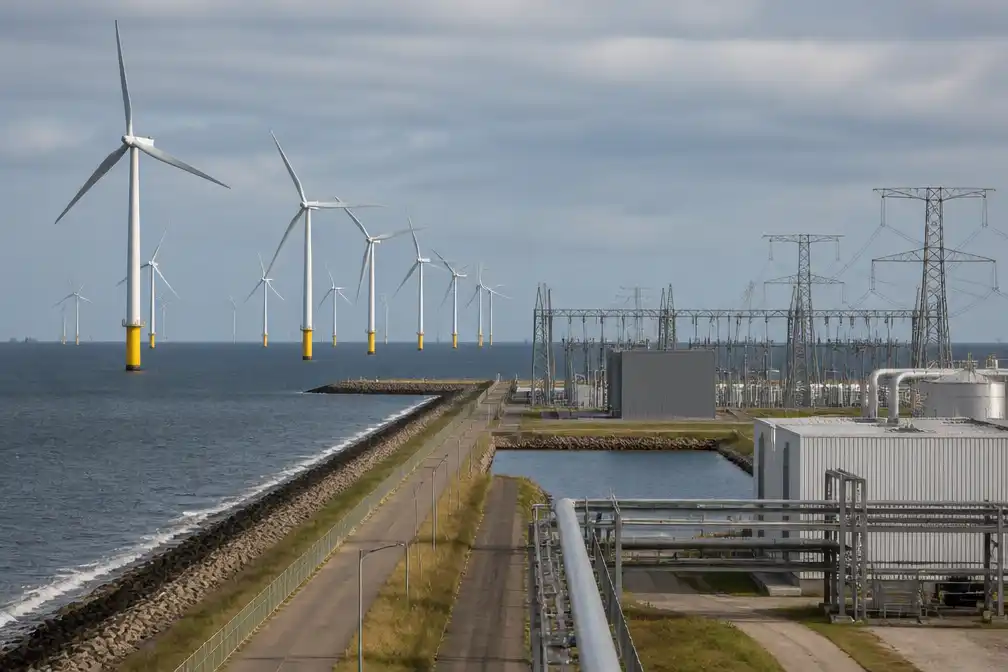 Vertrekkend TenneT-topvrouw Van Beek pleit voor industrie aan de kust