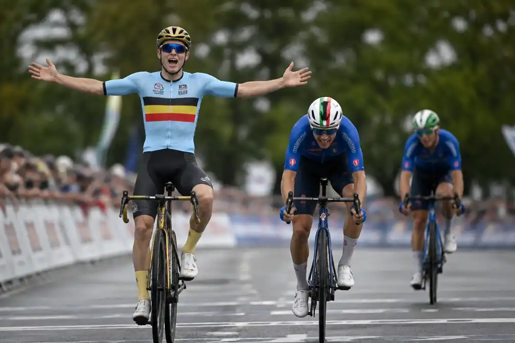 Evenepoel pakt Europese titel wielrennen in Slovenië
