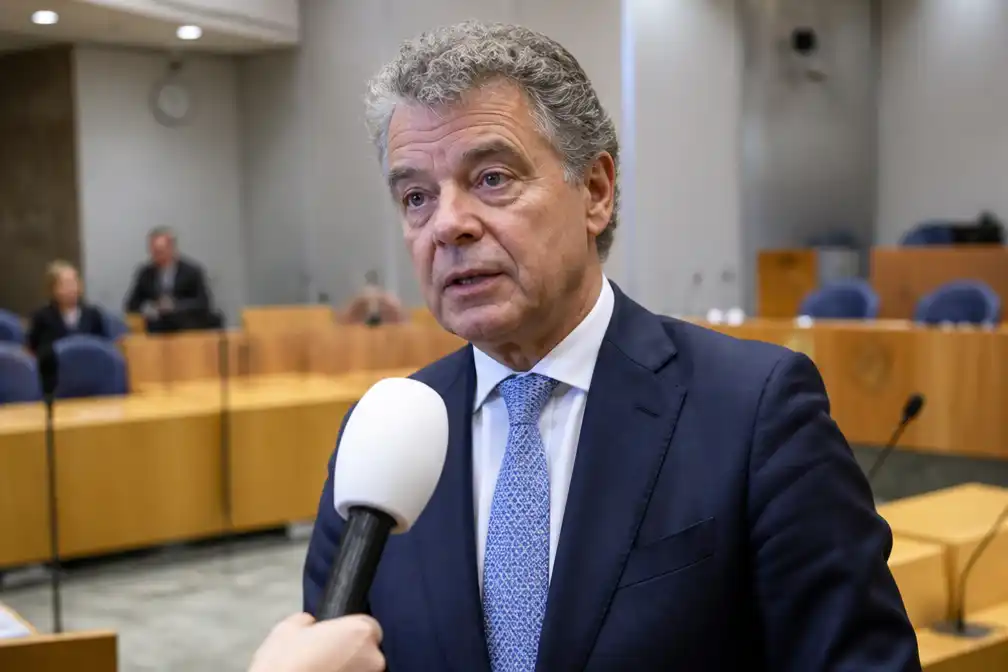 Rosenmöller noemt kabinet tot nu toe 'waardeloze vertoning'