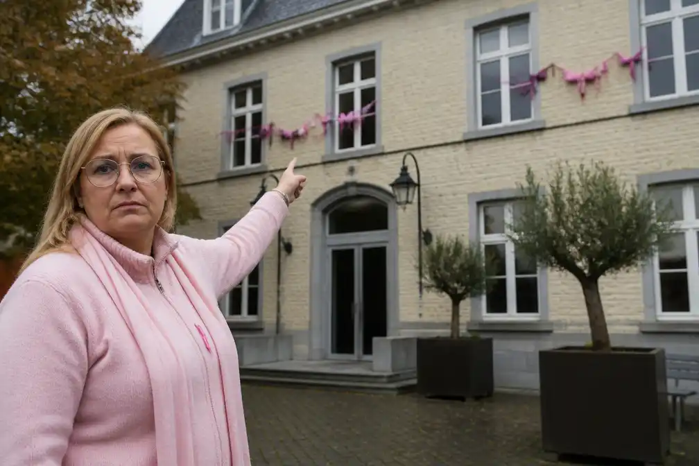 Roze bh-slingers voor borstkankeractie verdwenen in Hoeilaart
