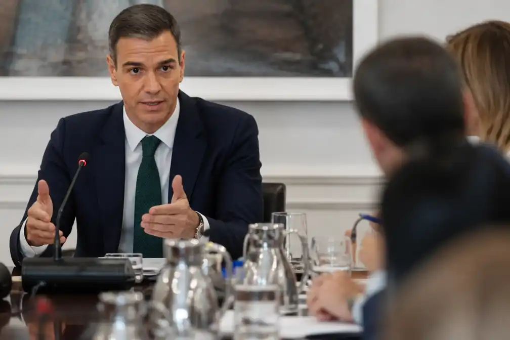 Spaans kabinet keurt door parlement verworpen woningplannen goed