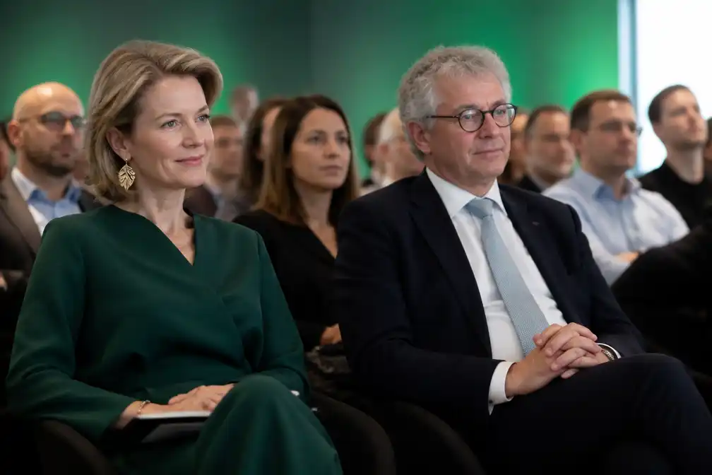 Koningin Mathilde bij conferentie over toekomst en risico's van AI