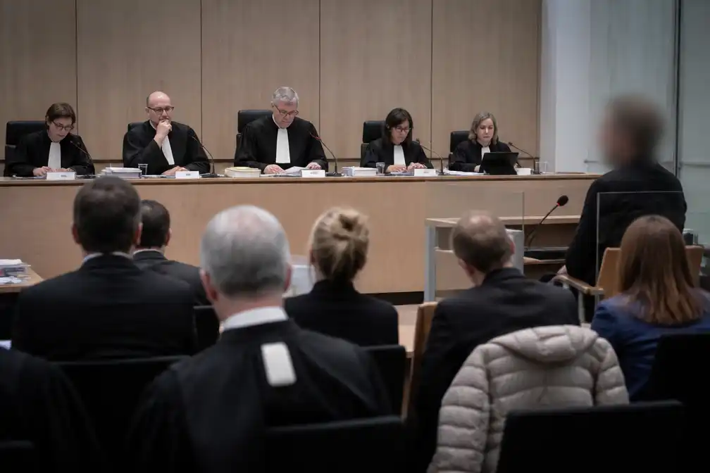 Ullens schuldig aan moord op stiefmoeder, straf uitgesteld naar 4 november na procedurefout