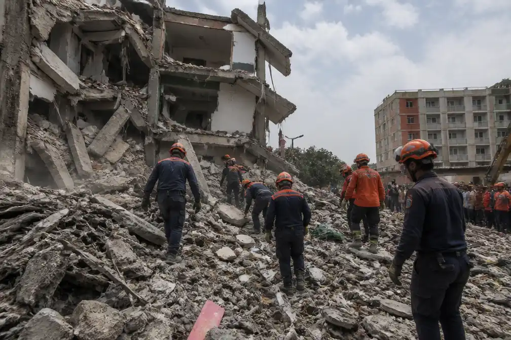 Dodental aardbevingen Venezuela stijgt naar 920, 50.000 vermisten