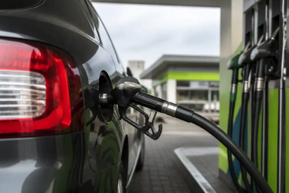Nederlandse huishoudens besteedden in augustus minder aan benzine en diesel
