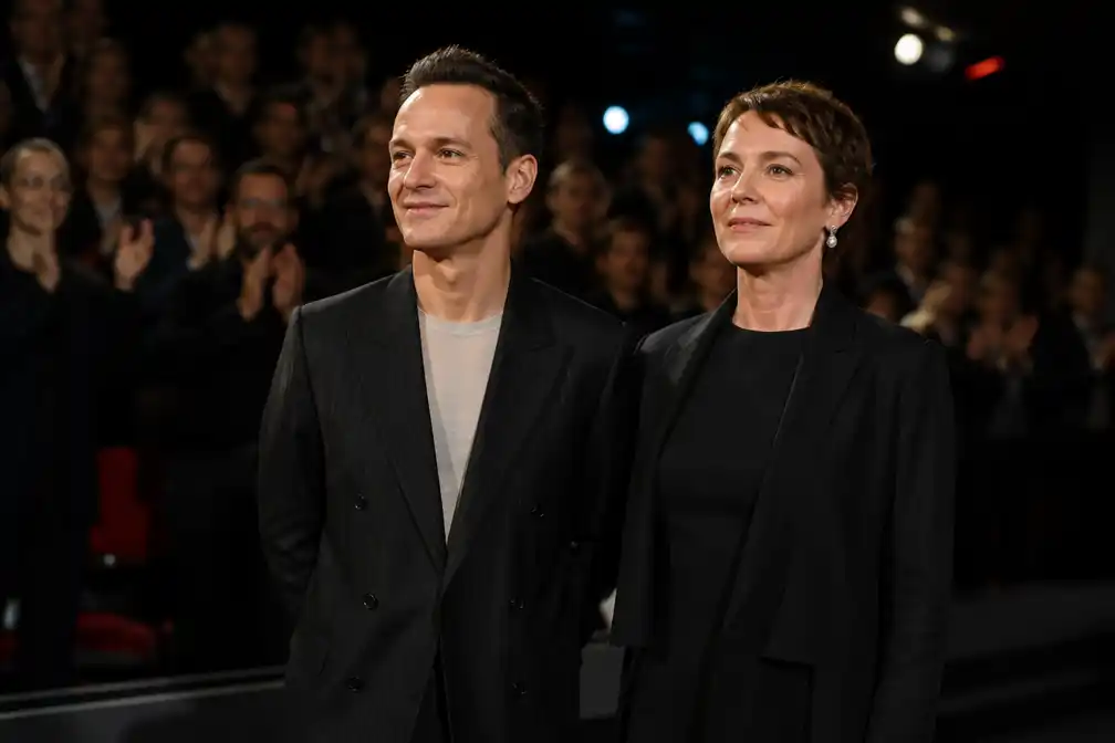Elsinore met Andrew Scott opent London Film Festival met staande ovatie