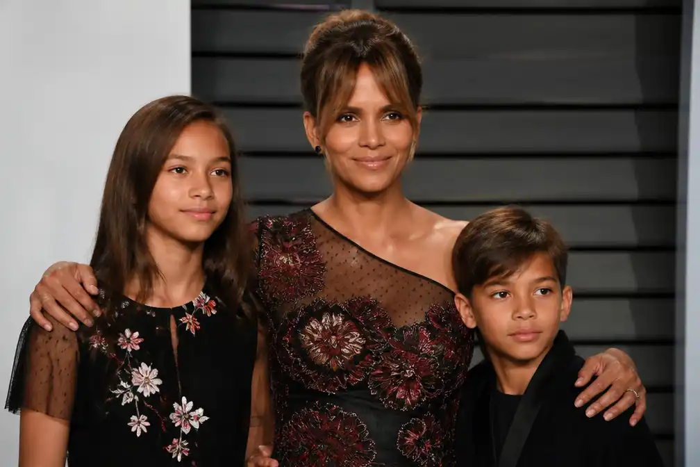 Dochter Nahla steunt Halle Berry in voogdijstrijd na beschuldiging van mishandeling