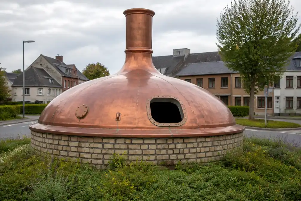 Koperen luik gestolen van brouwketel op rotonde in Hoegaarden