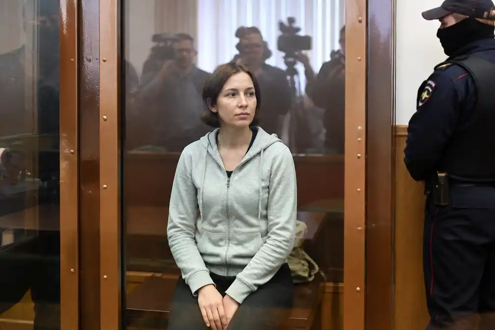 Russische oppositiepolitica Jelena Perepelitsa krijgt vier jaar om donatie aan Navalny-stichting