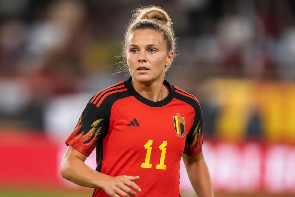 Red Flame Justine Vanhaevermaet bevallen van eerste kind, dochtertje Coco