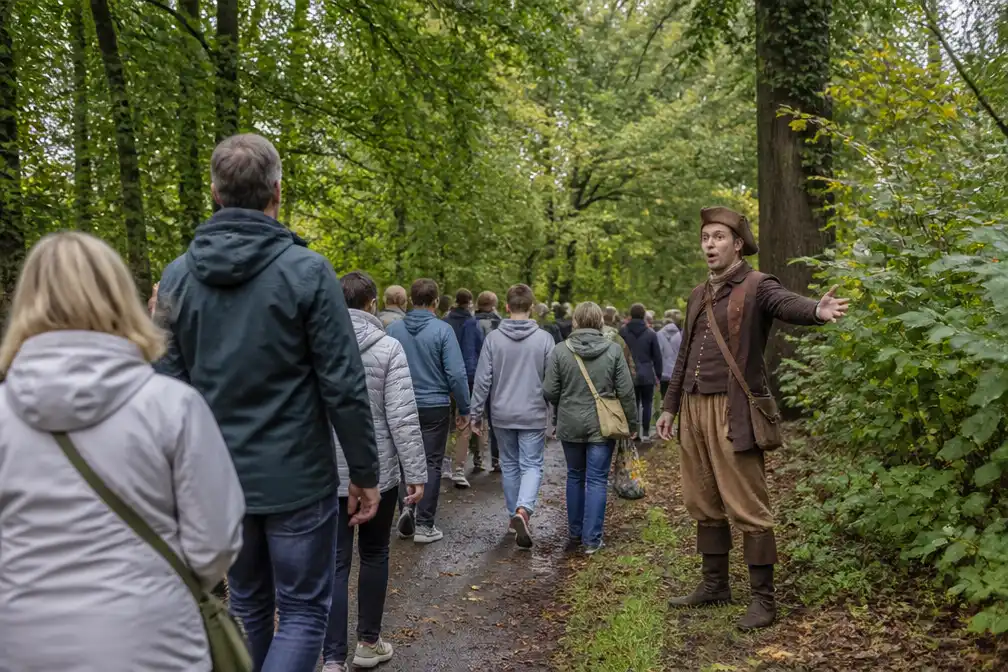 Wandeltheater in Herenthout lokt 600 wandelaars en 150 spelers