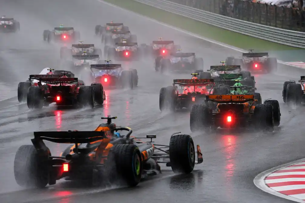 Debat over Formule 1-motoren laait weer op na regenchaos in Maleisië