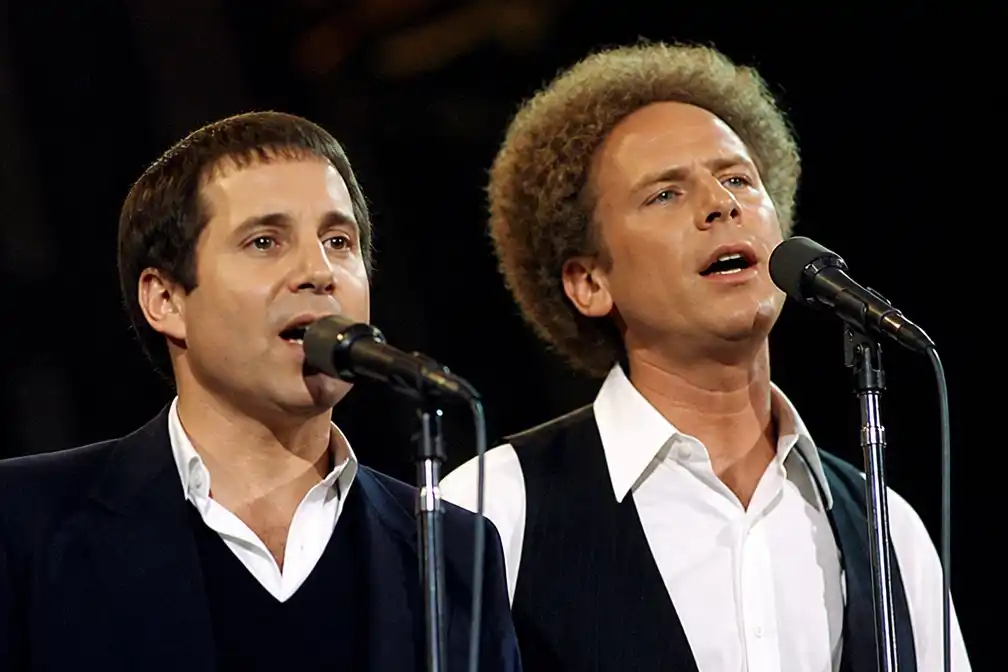 Art Garfunkel (84) zegt Britse concerten af wegens luchtweginfectie