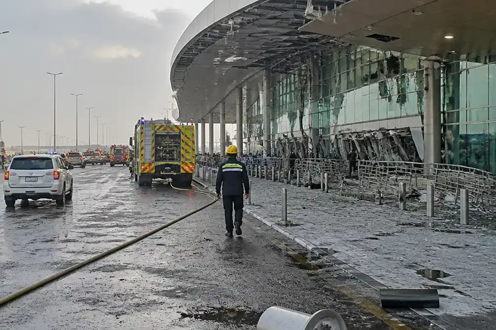 Houthi-aanval op luchthaven Riyad eist zeker twaalf levens