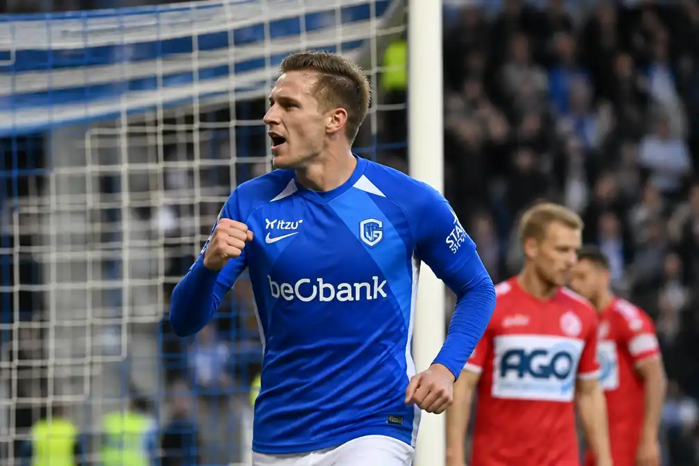 Heymans scoort bij terugkeer in basis, Genk klopt Kortrijk met 3-0