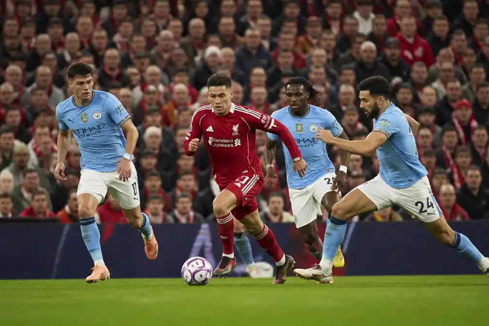 Manchester City houdt stand op Anfield bij felbevochten topper tegen Liverpool