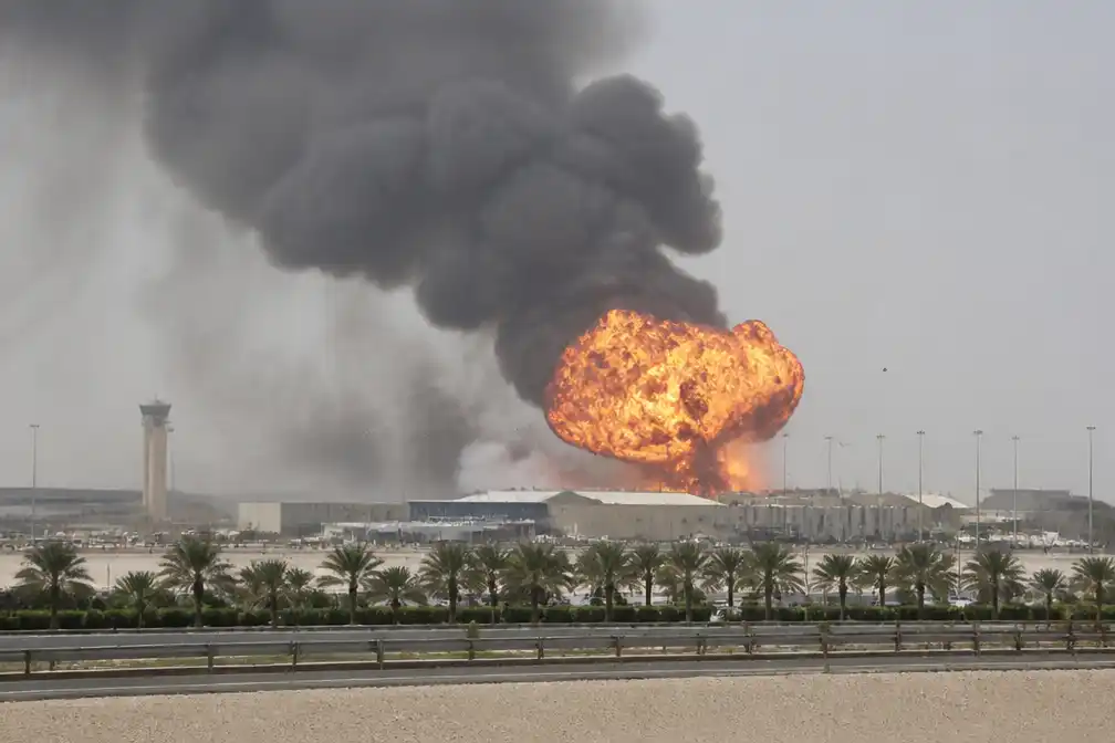 Houthi-aanval op luchthaven Riyad eist zeker dertien levens
