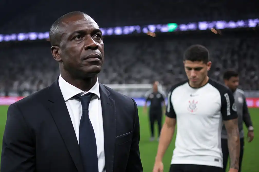 Clarence Seedorf wordt trainer van Corinthians, dat in zware crisis zit