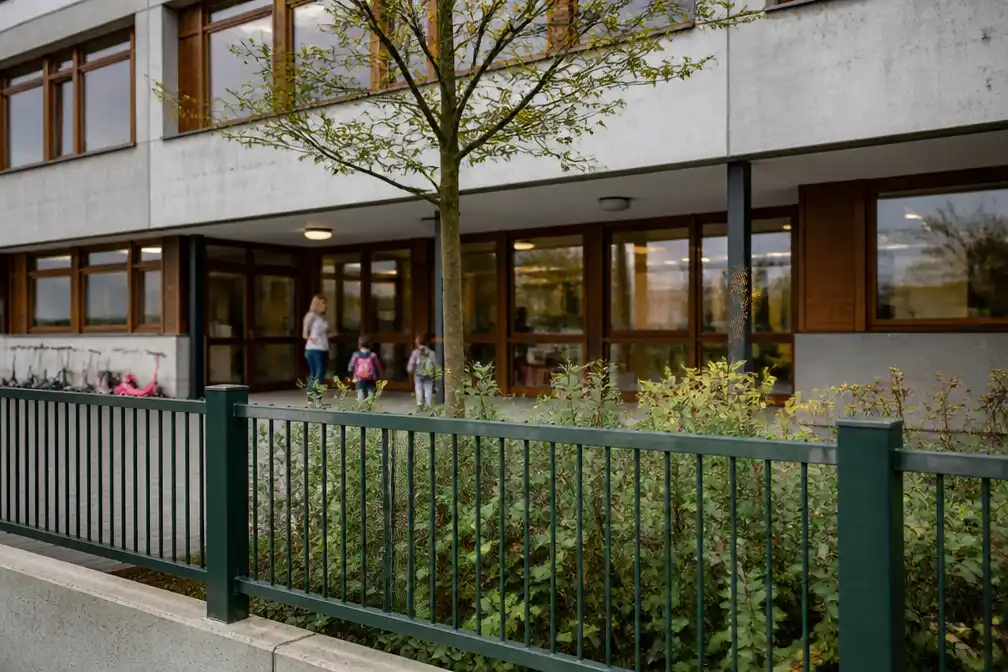 Drie kleuterjuffen arbeidsongeschikt na aanval door moeder op school in Wilrijk