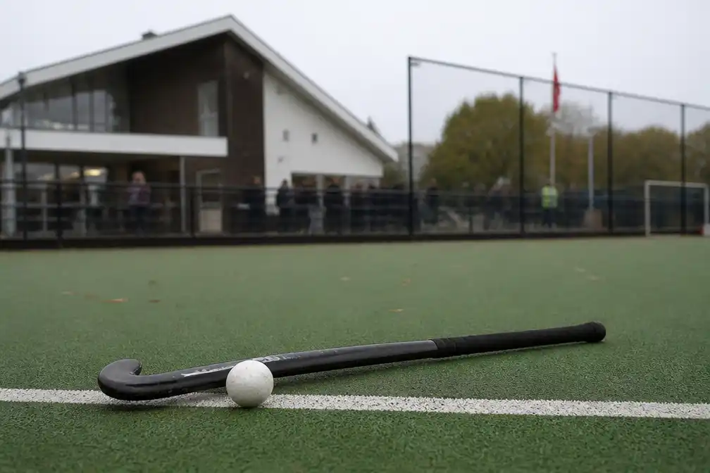 Pedojagers lokken vermeende pedofiel in de val bij Tilburgse hockeyclubs