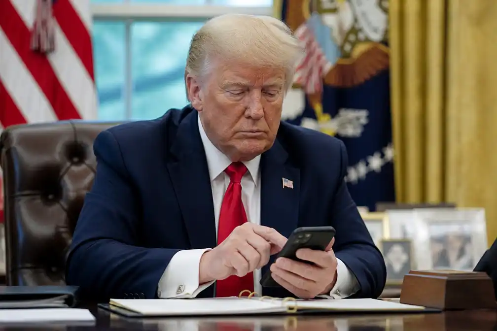 Trump gelooft niet dat China en Rusland Iran hulp geven